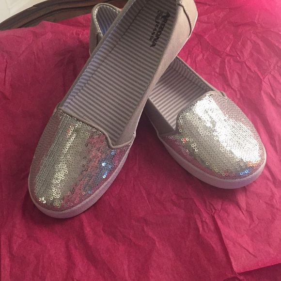Grey & silver sequined slip on shoes. - Picture 2 of 4